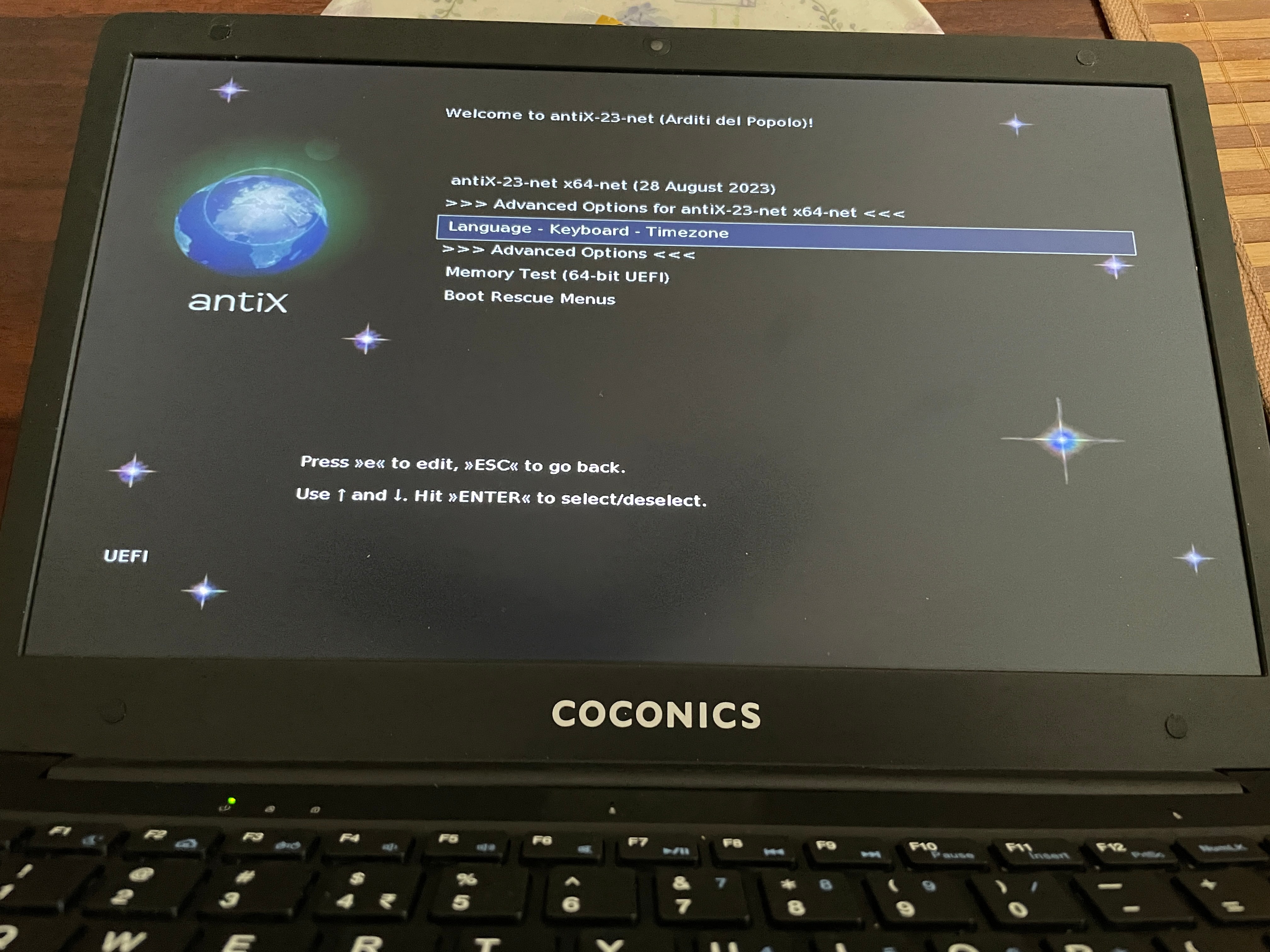 Antix Linux on Coconics Laptop